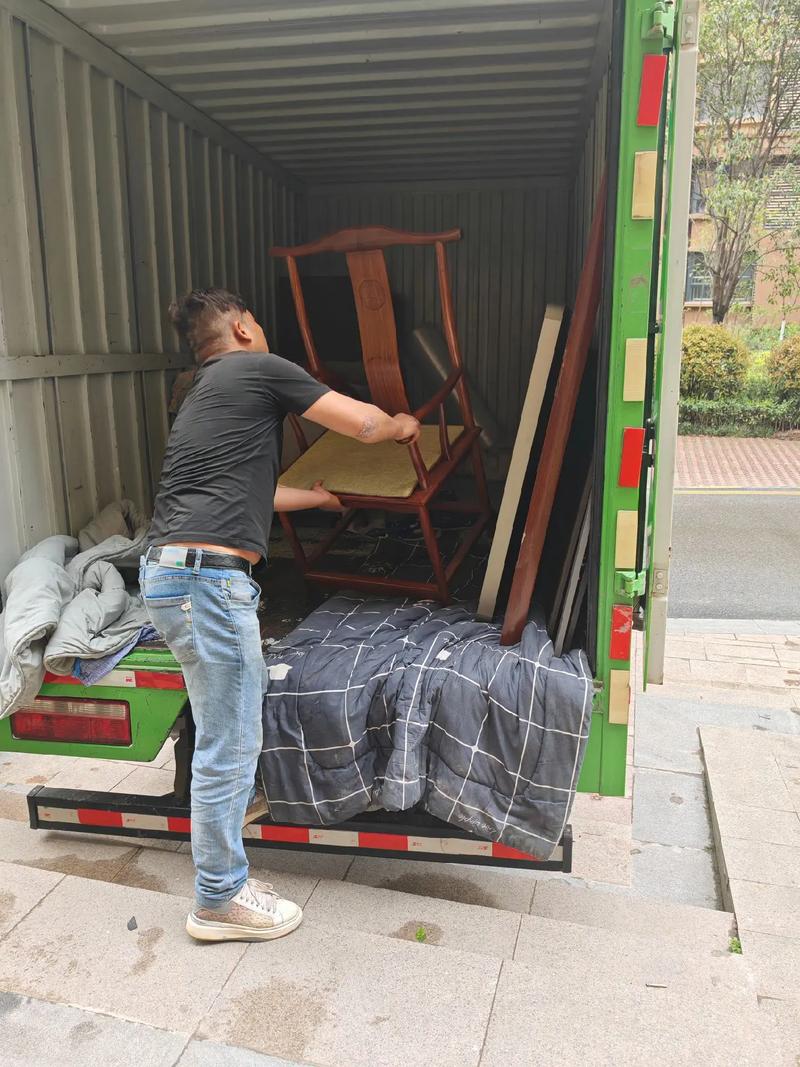 侯師傅裝卸搬運 真誠服務，專業(yè)保障