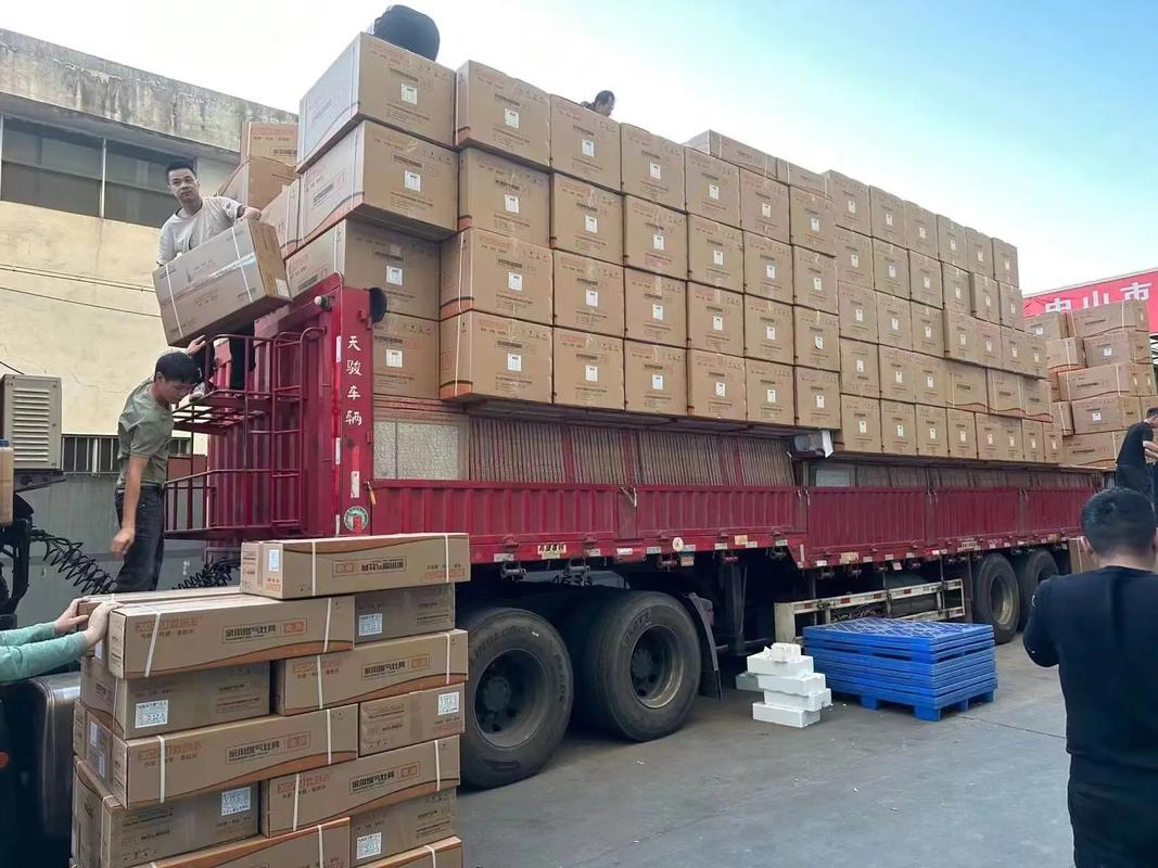 高原上的搬運(yùn)力量 拉薩裝卸工的職業(yè)紀(jì)實(shí)